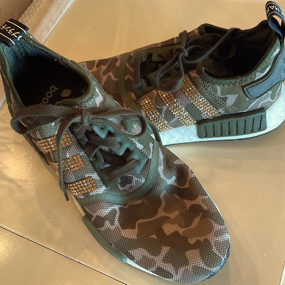 adidas NMD_R1 Shoes women’s Duck Camo Sesame Trace size 10 (or men’s size 8!)